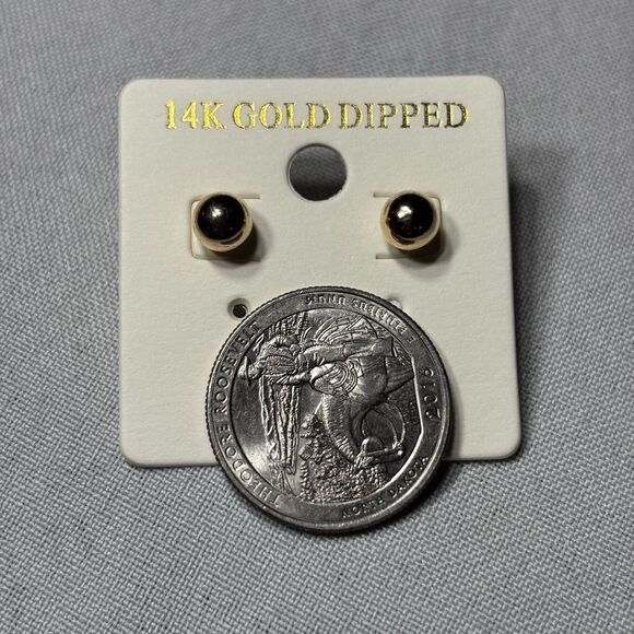 New! 14K Yellow Gold Dipped Hypoallergenic Stud Earrings - Picture 4 of 4
